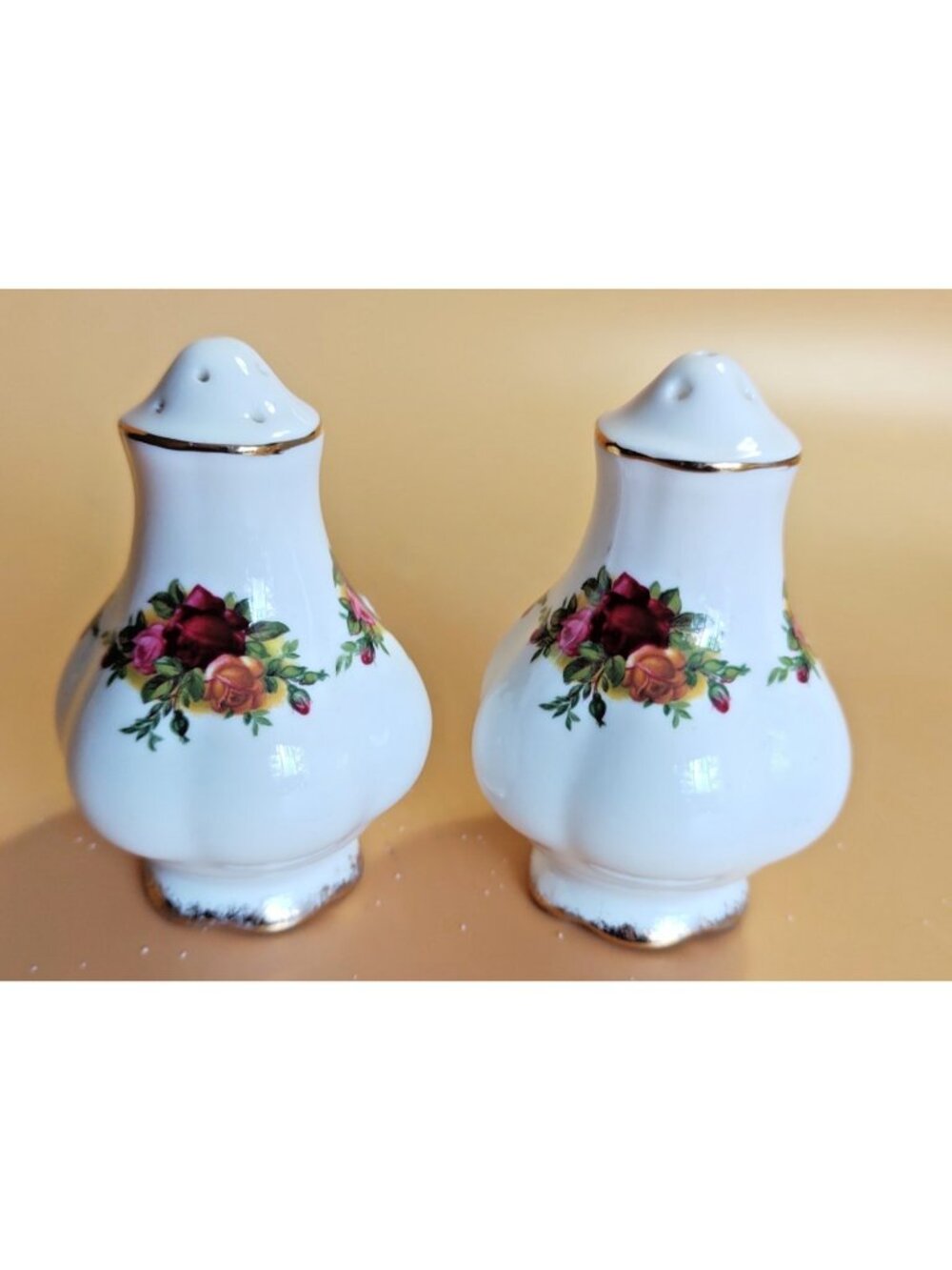 Vintage Royal Albert Old Country Rose Salt & Pepper Shaker Set